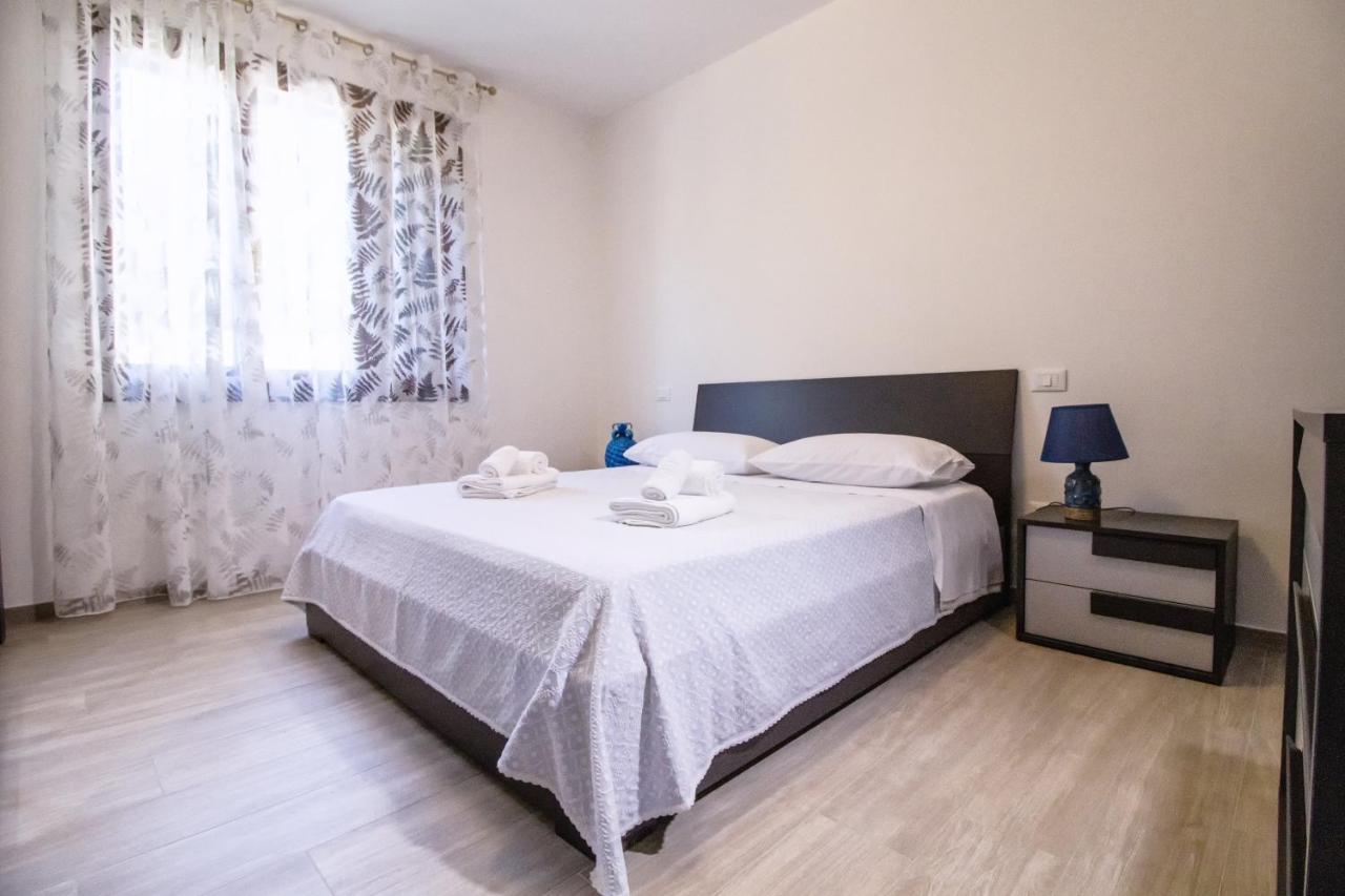 Dd House Family Holiday Apartment Cecina  Exteriör bild