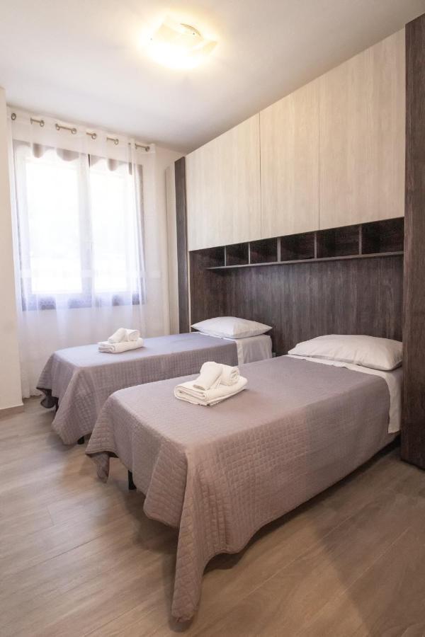 Dd House Family Holiday Apartment Cecina  Exteriör bild